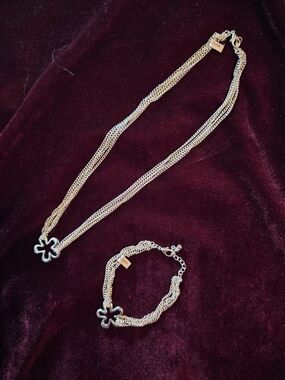 Flower Power Necklace and Bracelet Set NWT